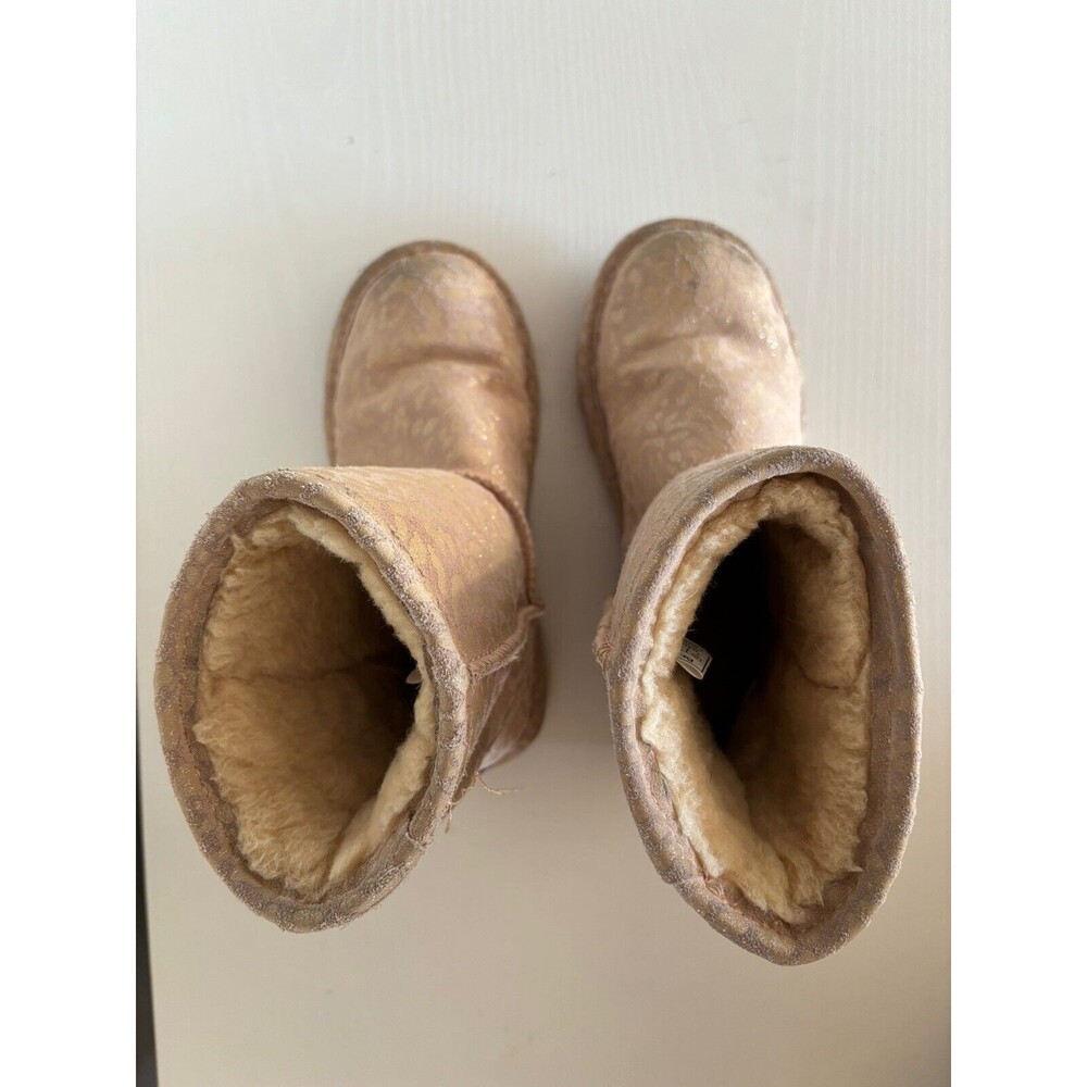 BEARPAW Boots Size 1 Youth Girls Pink Leopard Sherpa Lined Boots Kids - Picture 2 of 9